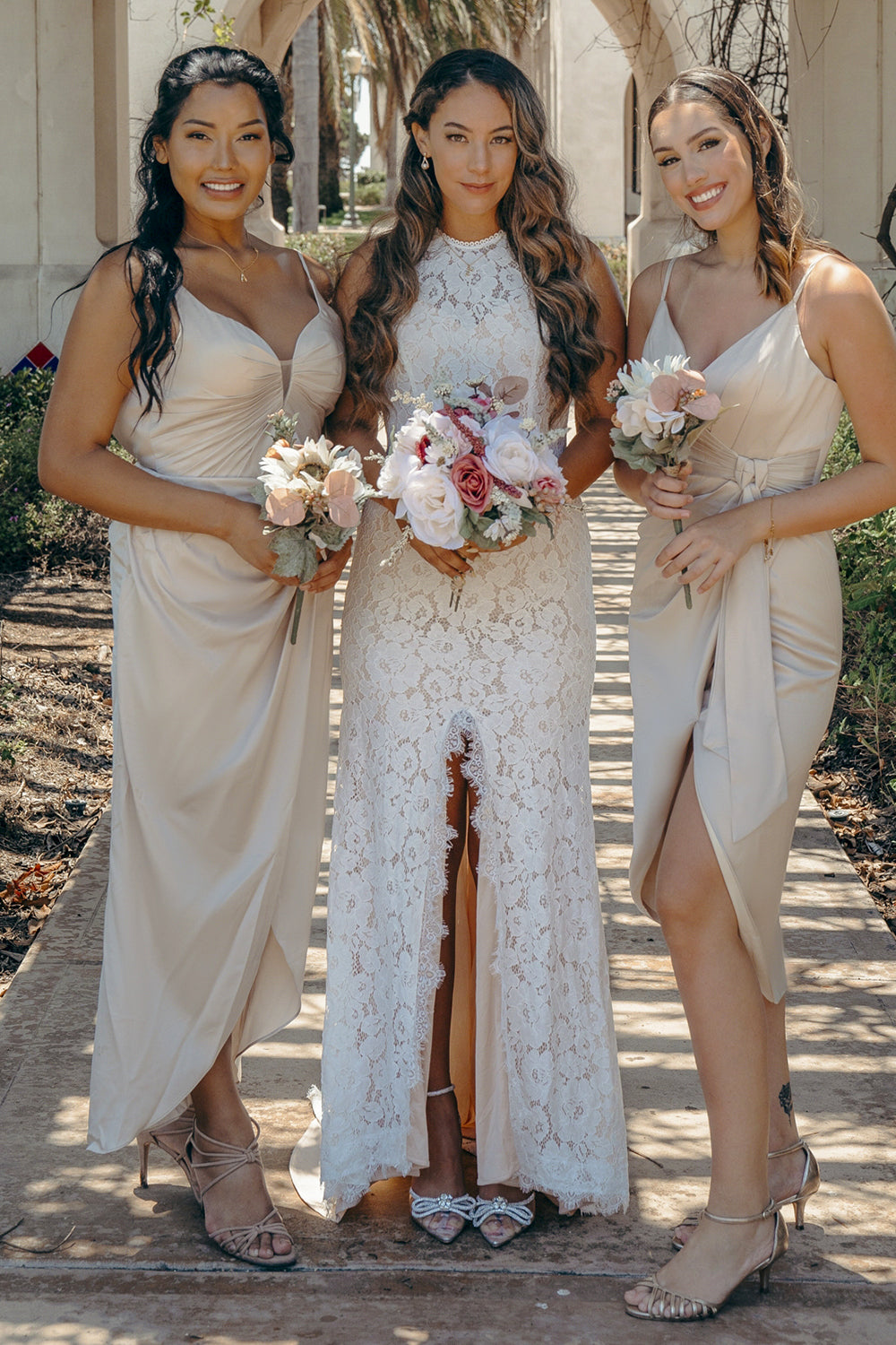 Robe de mariée en dentelle Boho à dos ouvert ivoire