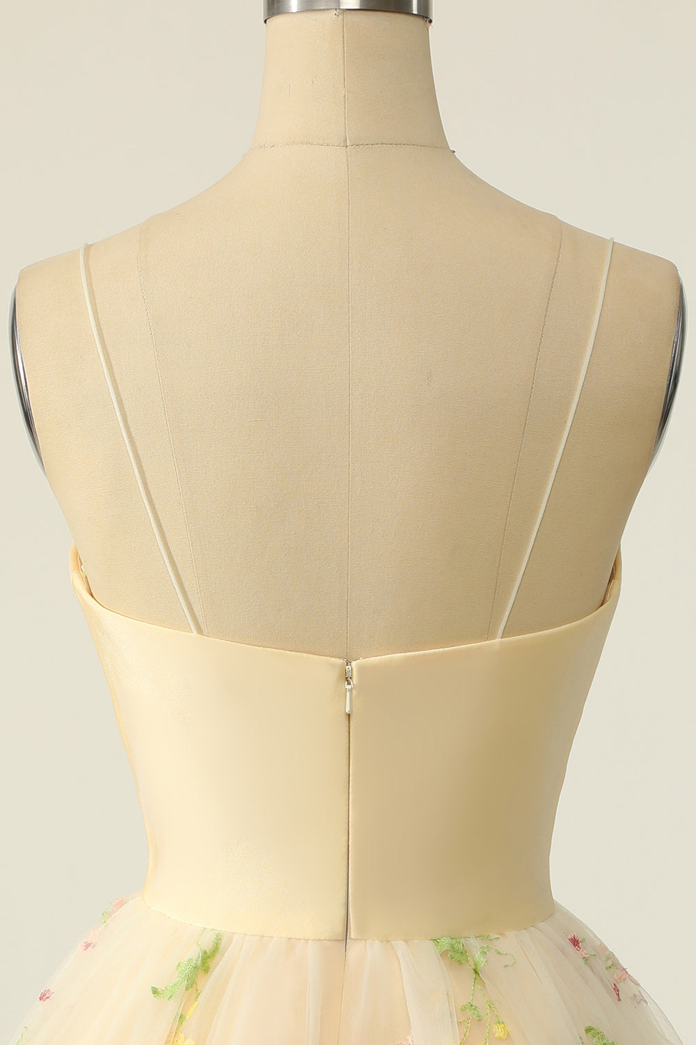 Champagne Tulle A-line Robe Homecoming avec Broderie