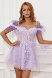 Lavande Off Shoulder Robe de retour à la maison avec des plumes