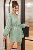 Robe de retour de style wrap vert avec manches longues