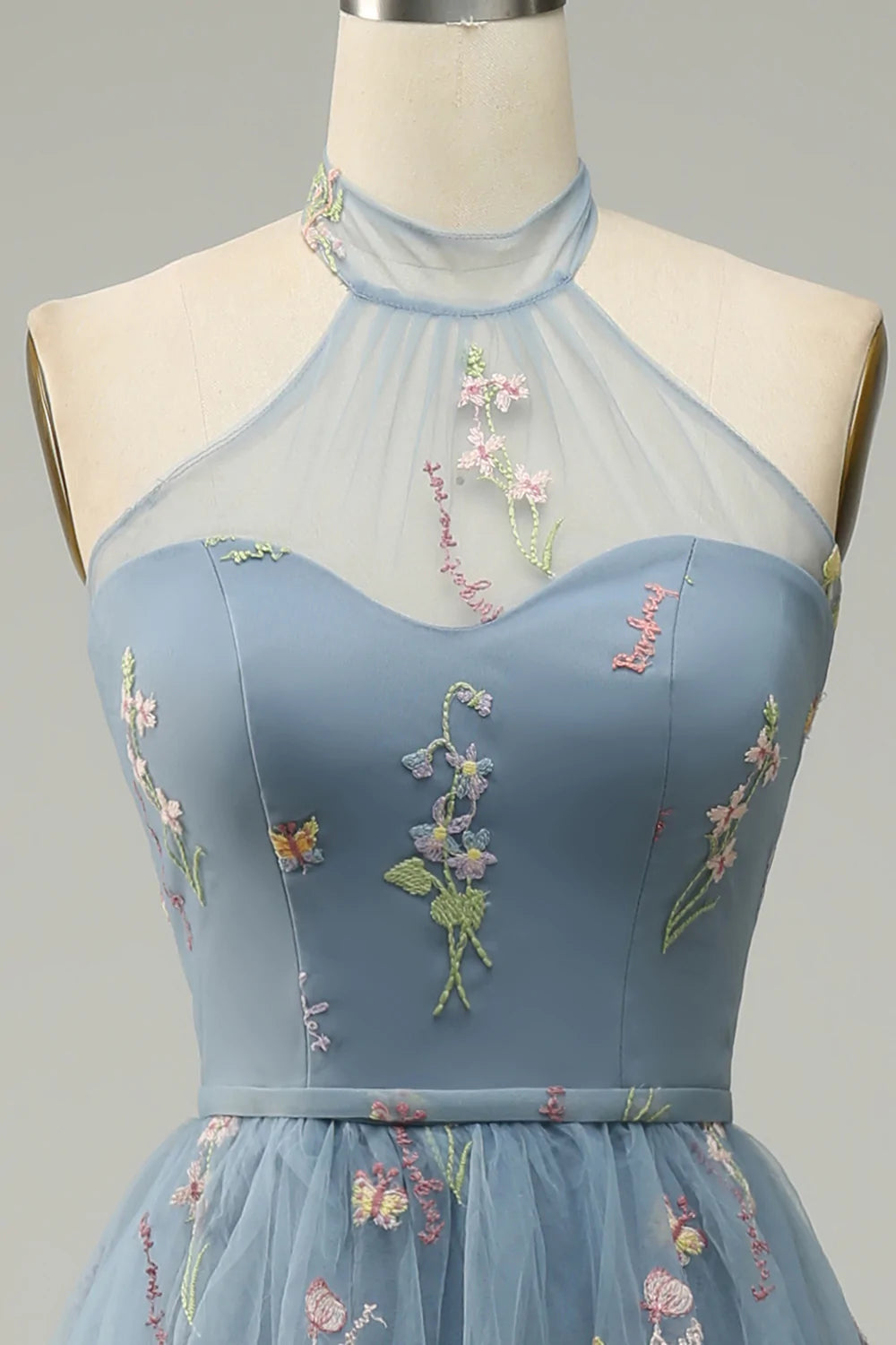Halter A Line Tulle Robe de bal avec broderie