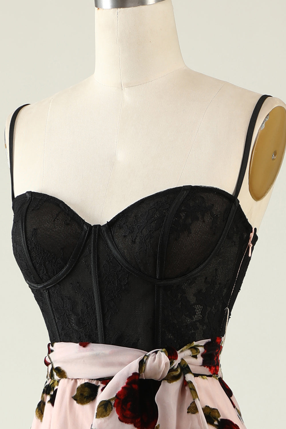 Robe de soirée à bretelles spaghetti florales avec fente