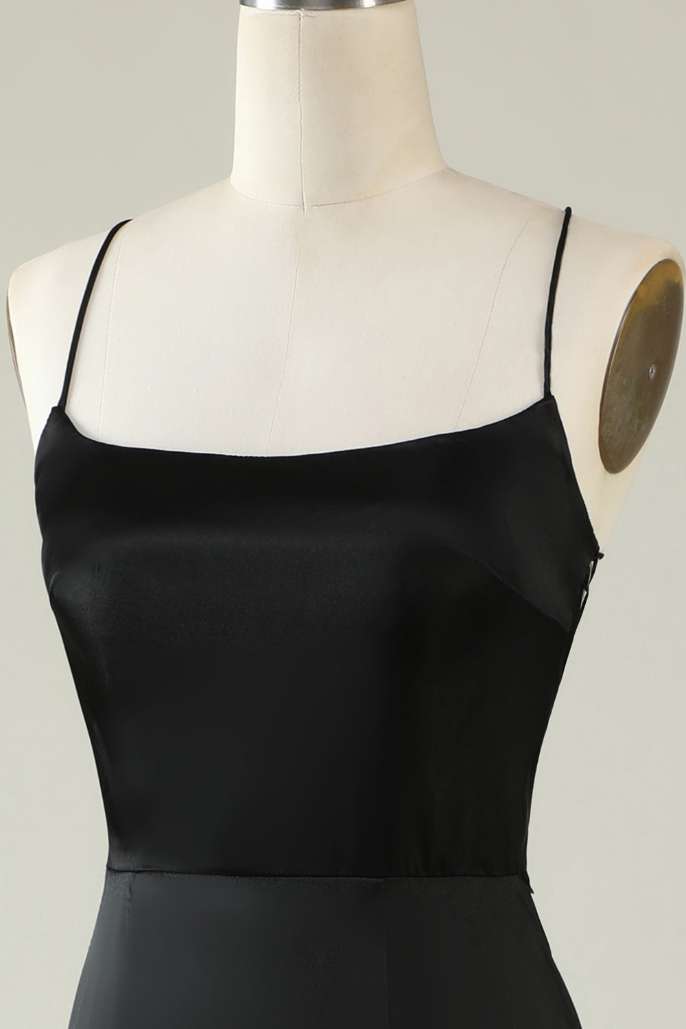 Sangles spaghetti Robe de soirée en satin noir avec franges