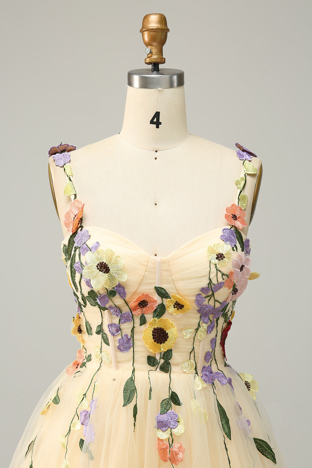 Une ligne Spaghetti Straps Champagne Robe courte Cocktail avec appliques