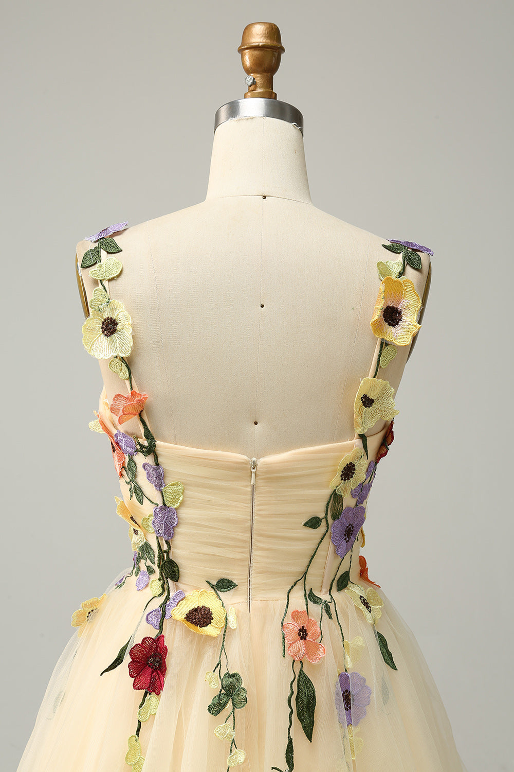 Une ligne Spaghetti Straps Champagne Robe courte Cocktail avec appliques