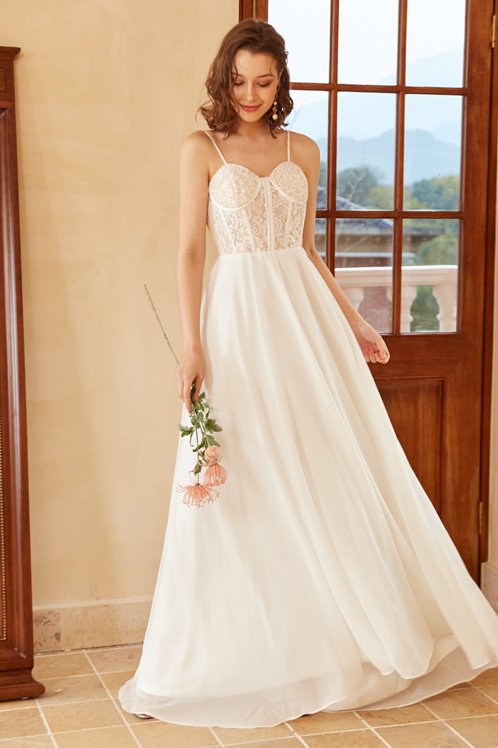 Belle A Line Spaghetti Straps Robe de mariée blanche avec appliques