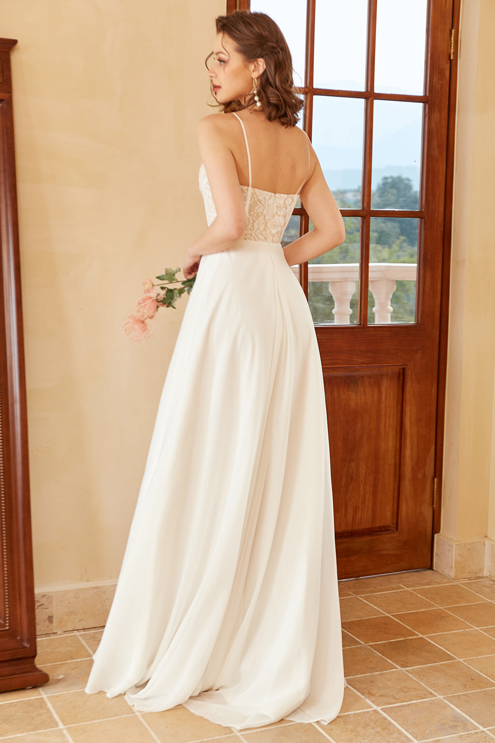 Belle A Line Spaghetti Straps Robe de mariée blanche avec appliques