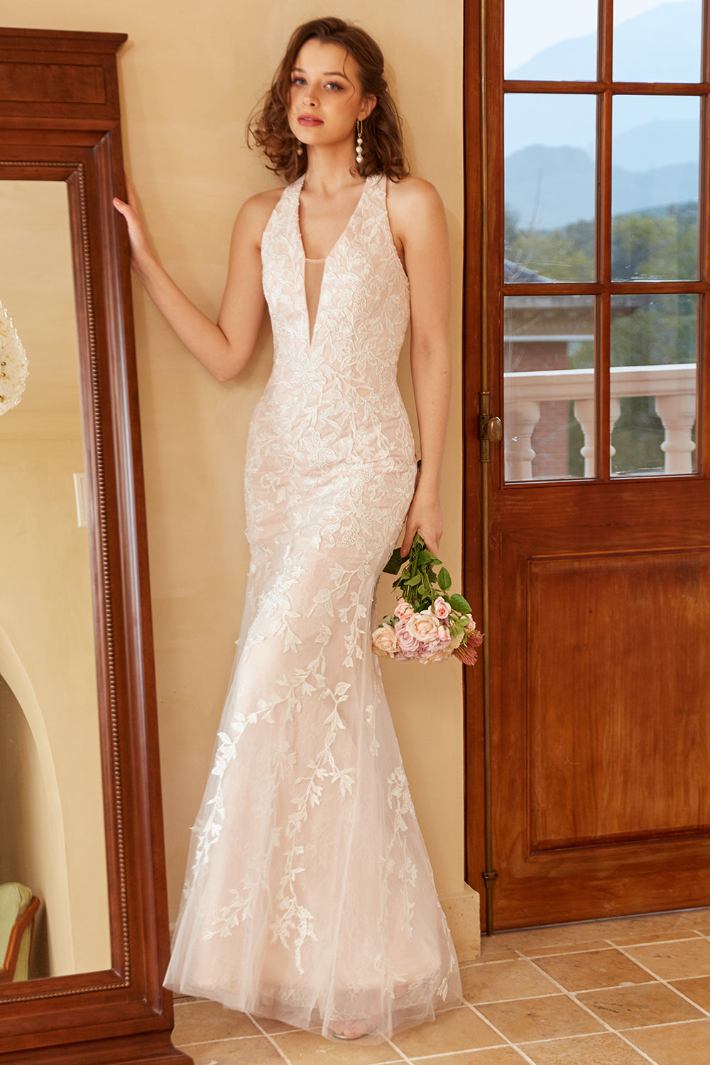 Mermaid Deep V Neck Robe de mariée en dentelle blanche avec appliques