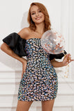 Robe bleue à sequins et épaules dénudées de retour avec manches bouffantes