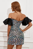 Robe bleue à sequins et épaules dénudées de retour avec manches bouffantes