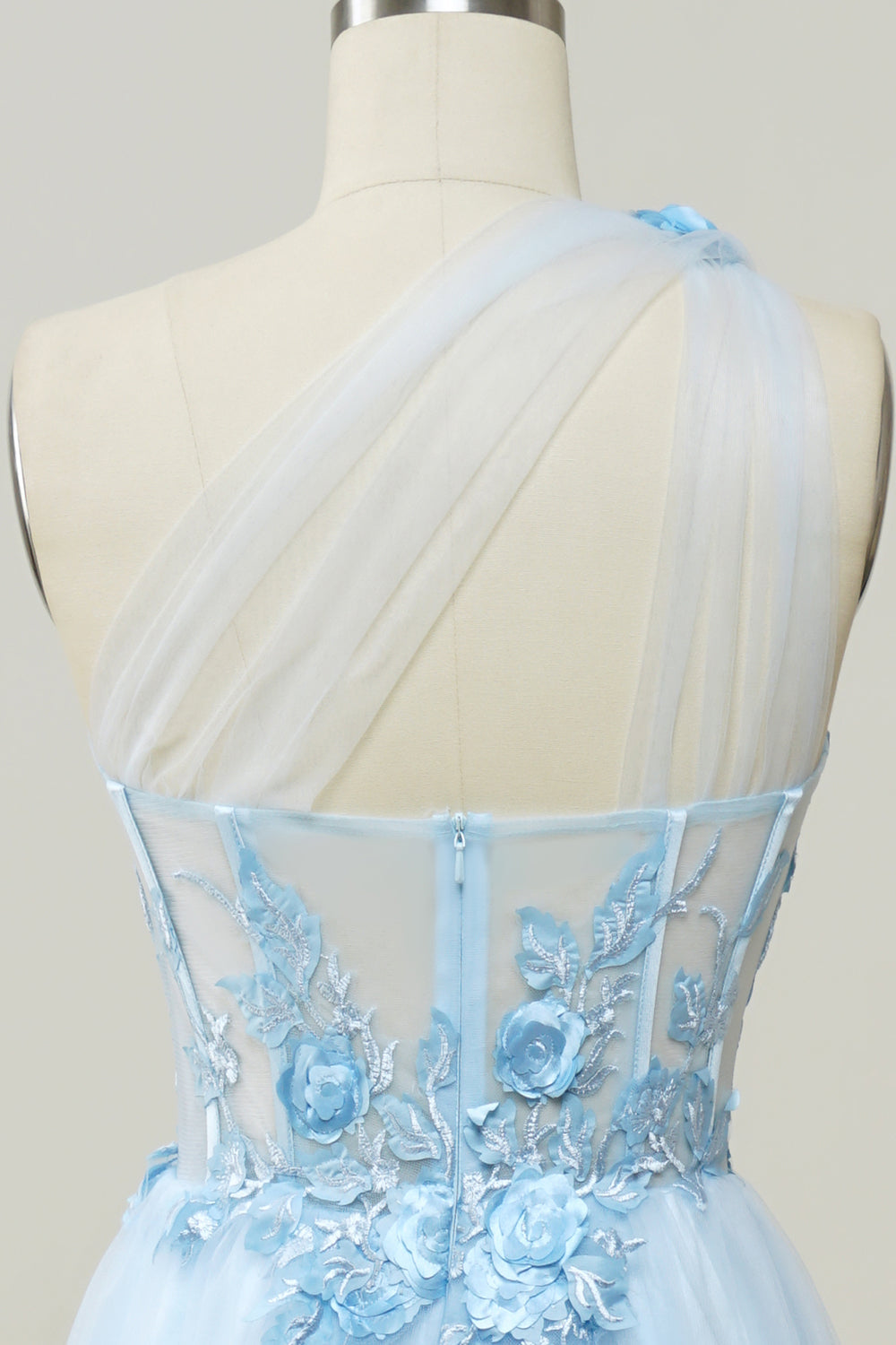 Une robe de bal longue Line One Shoulder Sky Blue avec appliques