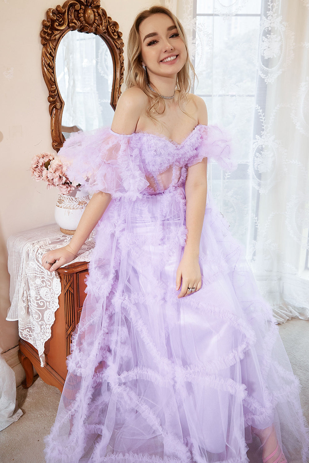 Une ligne de l’épaule Corset violet Plus Robe de bal avec nœud papillon