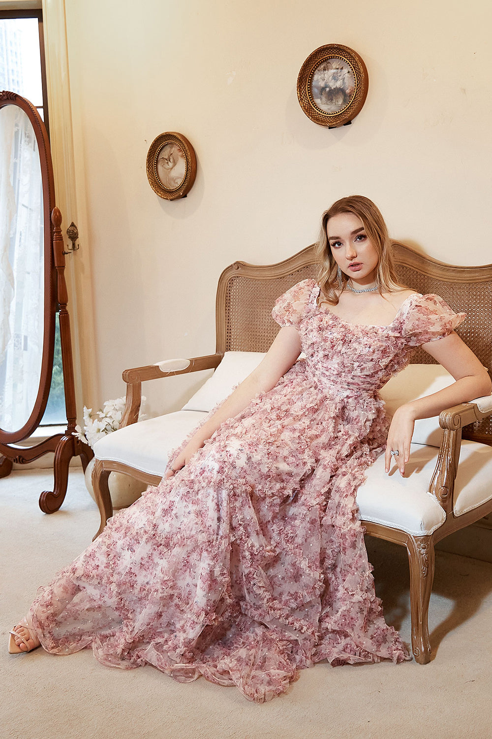 Une ligne Sweetheart Ivoire Fleur Rouge Plus Taille Robe de Bal