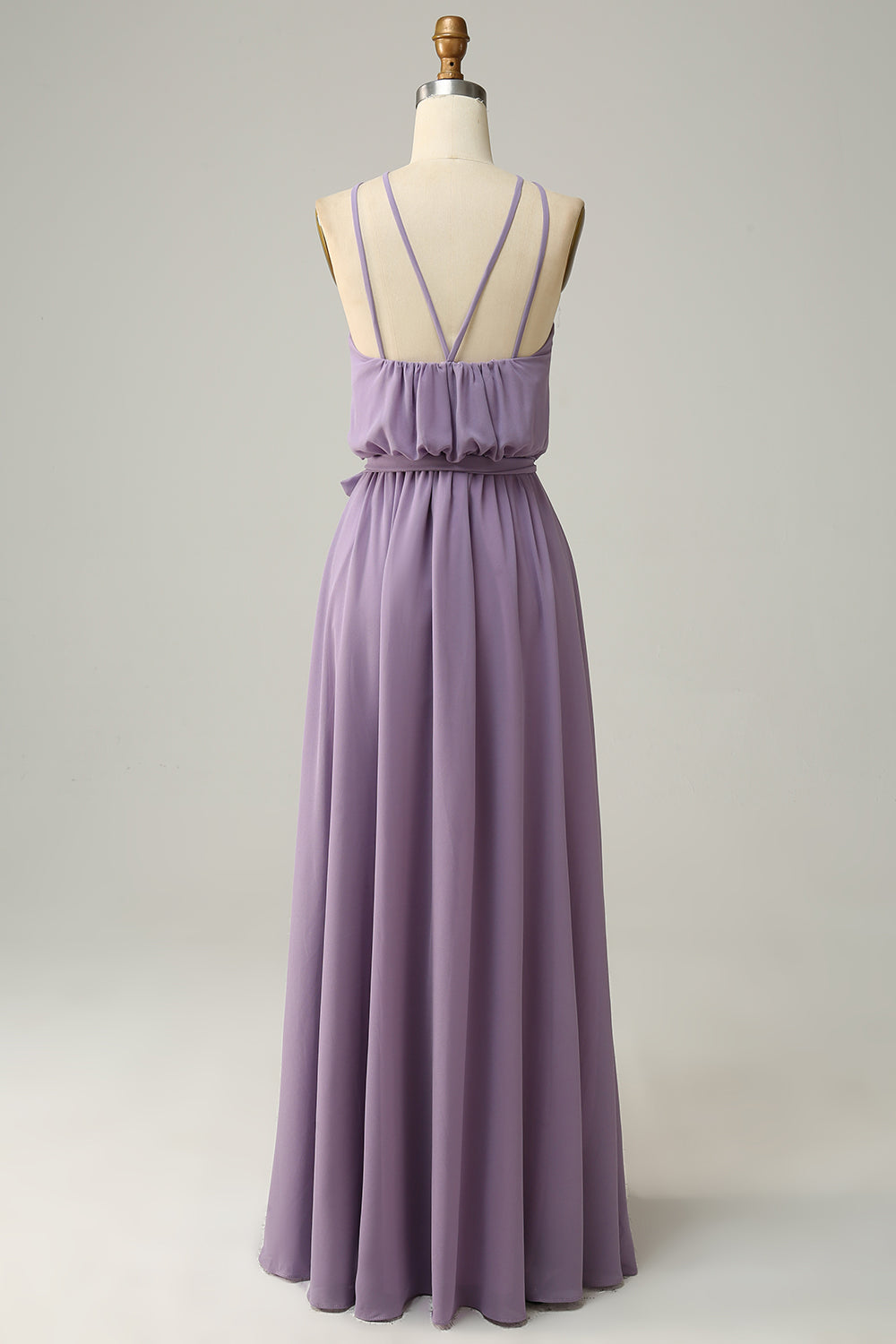 Une robe de demoiselle d’honneur longue ligne Halter Purple avec nœud papillon