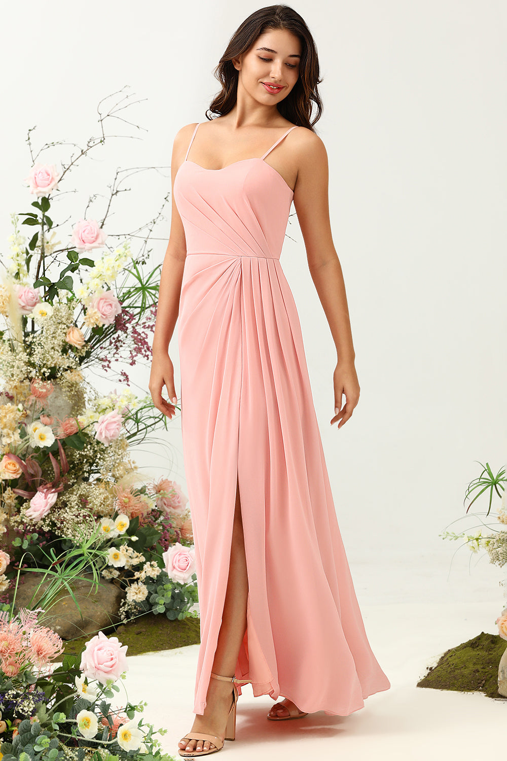 Une ligne de bretelles spaghetti Blush Robe de demoiselle d’honneur longue avec front fendu