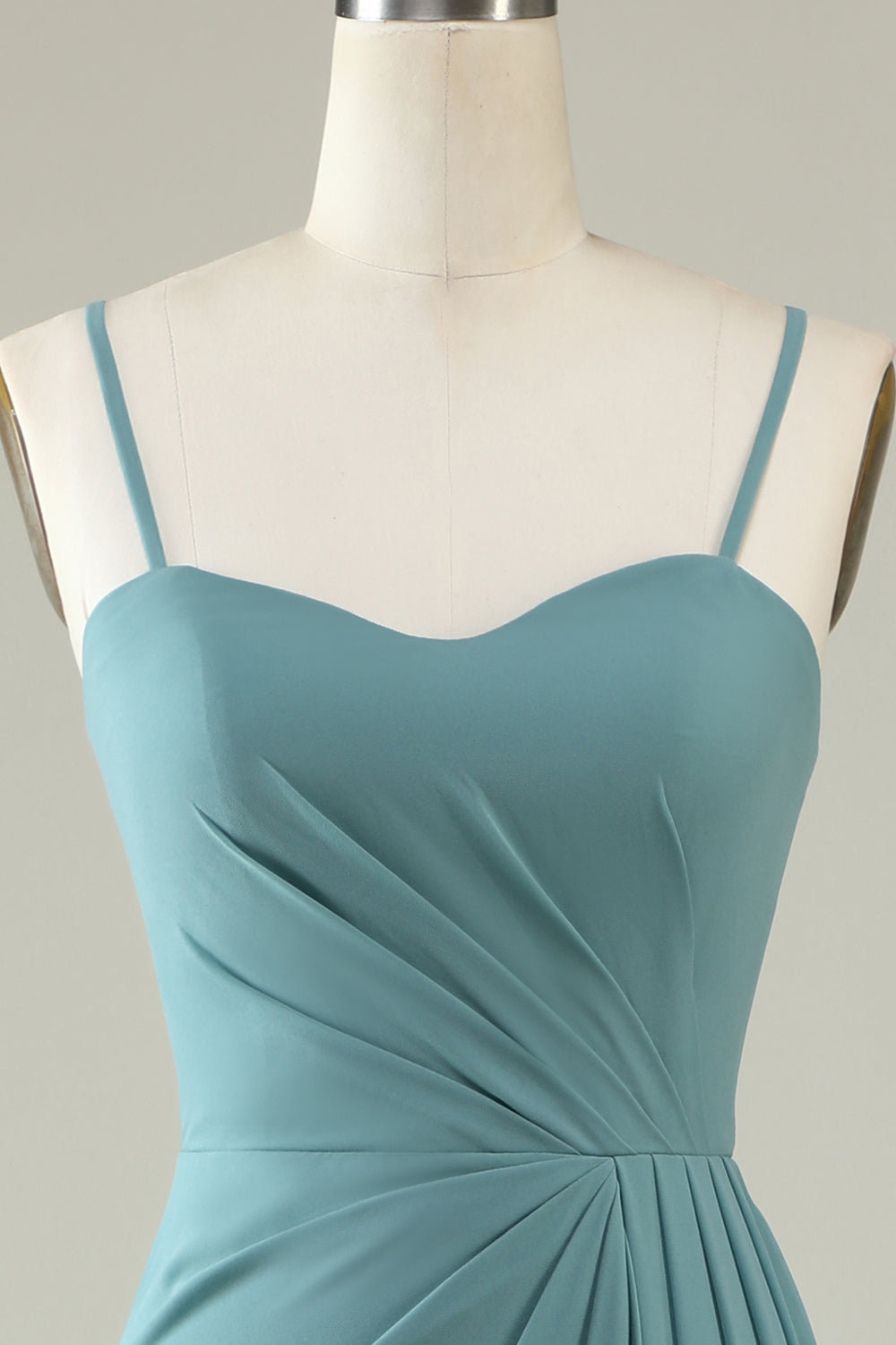 Robe de demoiselle d’honneur longue en mousseline de soie drapée verte