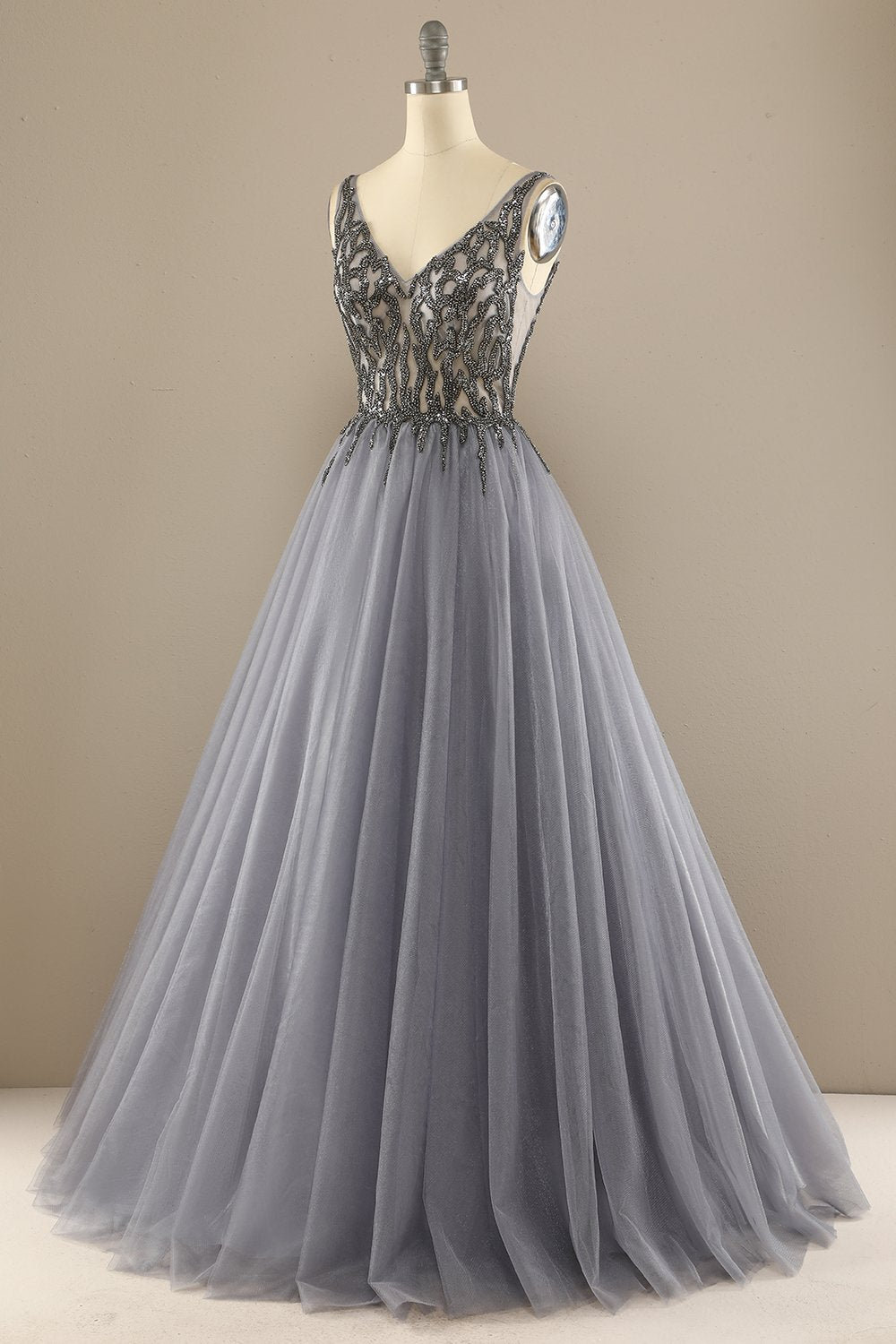 Gris V manches longues col perlé robe de bal