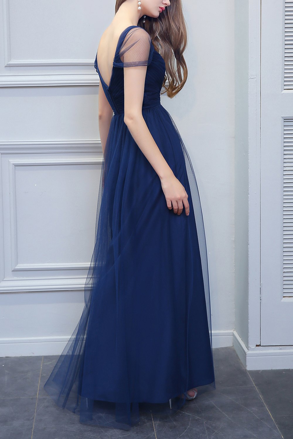 Une ligne longue Tulle robe de demoiselle d'honneur encolure en V