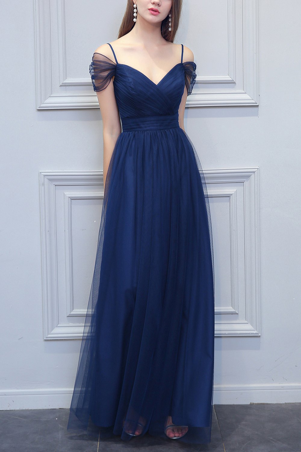 Une ligne longue Tulle robe de demoiselle d'honneur encolure en V