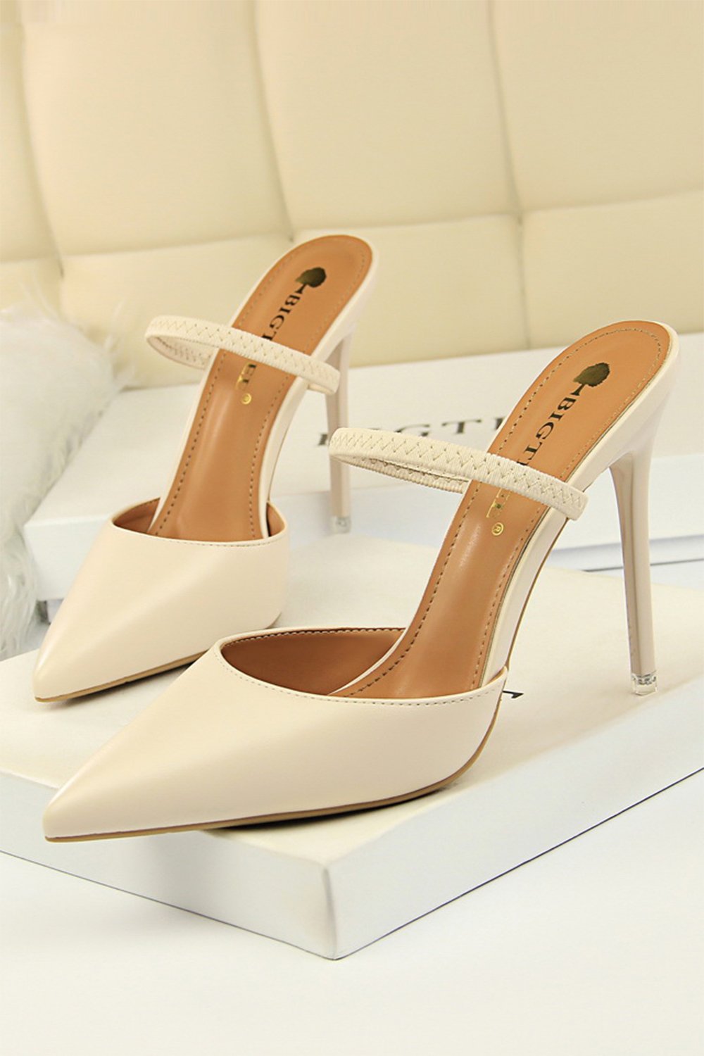 Talons aiguilles pointus abricot