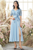 Robe mère de mariée bleue à col en V avec appliqués