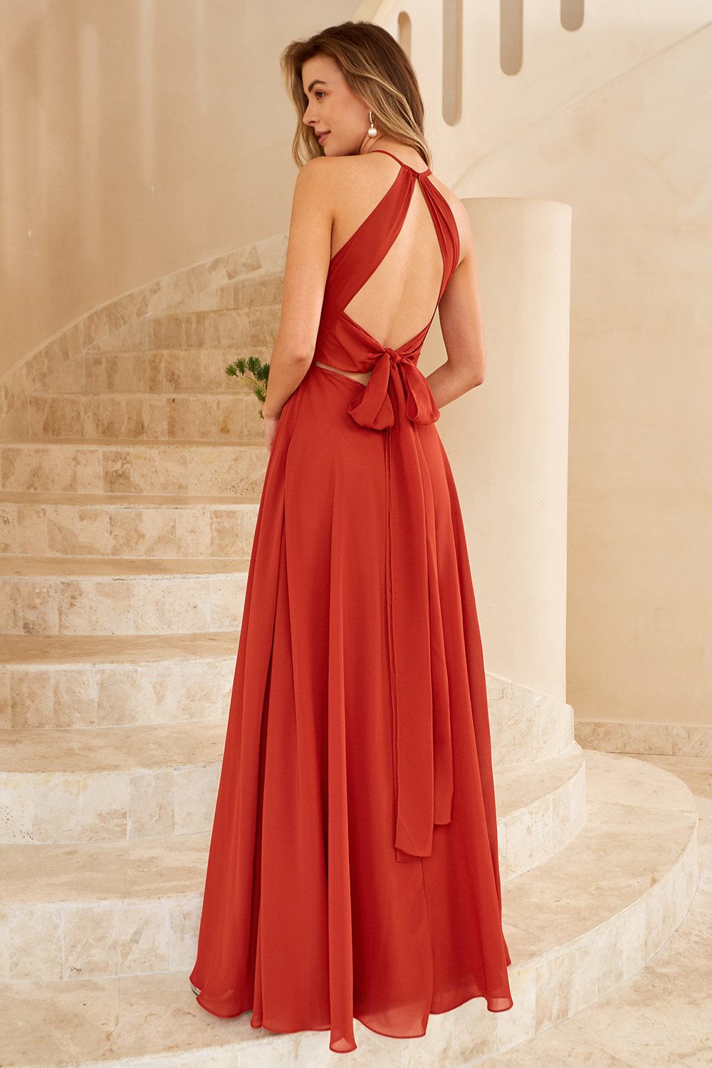 Robe de demoiselle d’honneur en mousseline longue bleu ciel avec fente