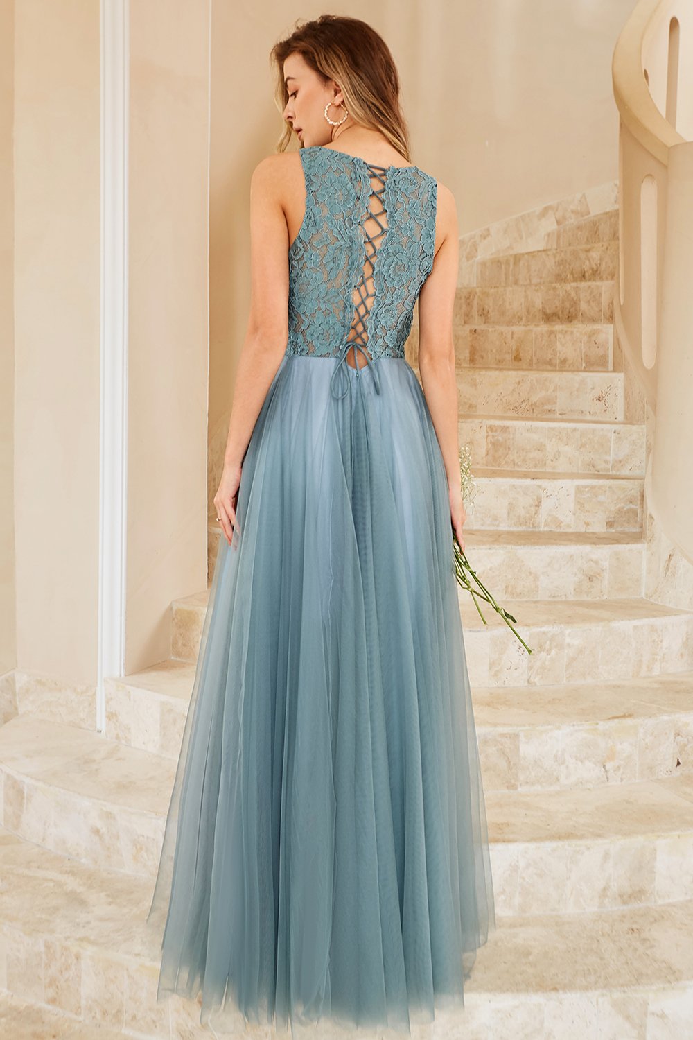 Robe de demoiselle d’honneur en tulle bleu gris avec dentelle