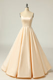 Robe de bal en satin sans dos bleu royal