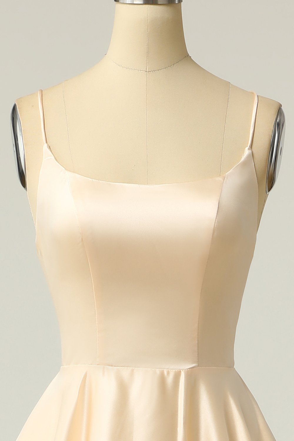 Robe de bal en satin sans dos bleu royal