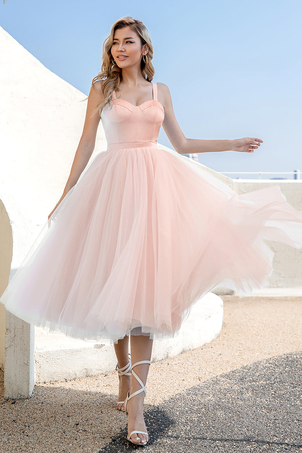 Robe de cocktail en tulle bleu ciel