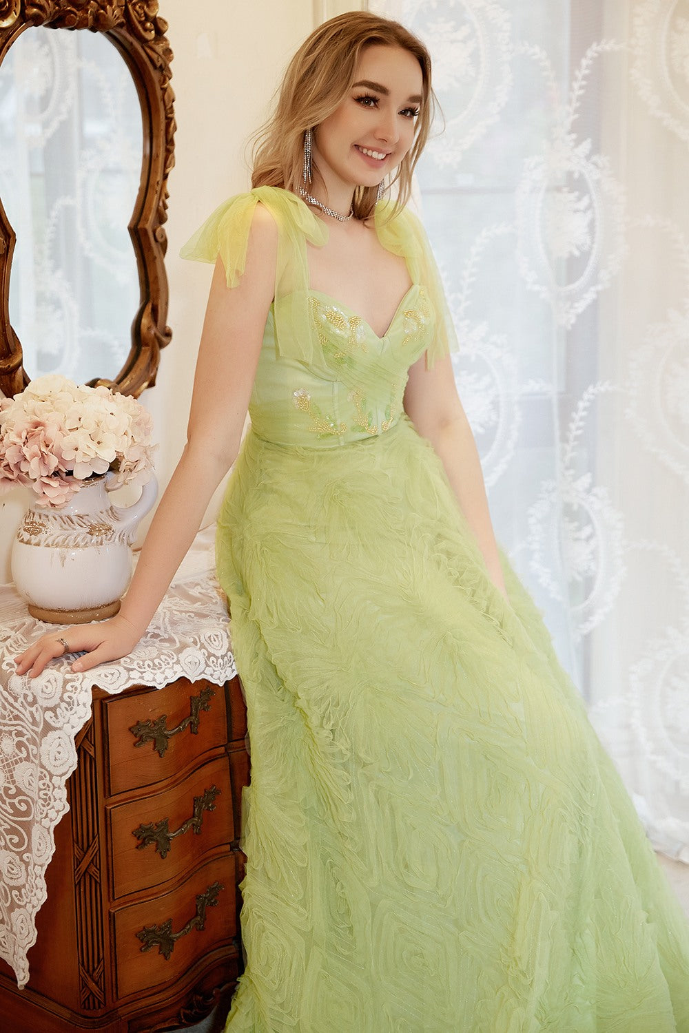 Une ligne Spaghetti Straps Light Green Tulle Plus Taille Robe de bal