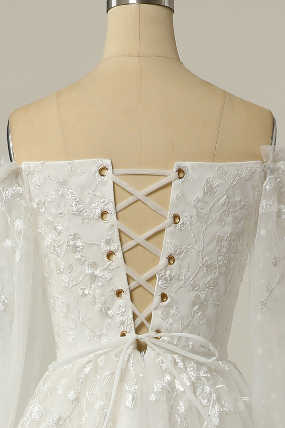 Luxueuse une ligne sur l’épaule Robe de mariée blanche avec appliques