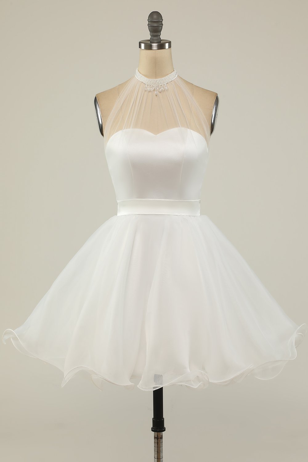 Robe de cocktail courte en tulle noir à licou
