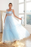 Robe de bal en tulle bleu ciel à pois