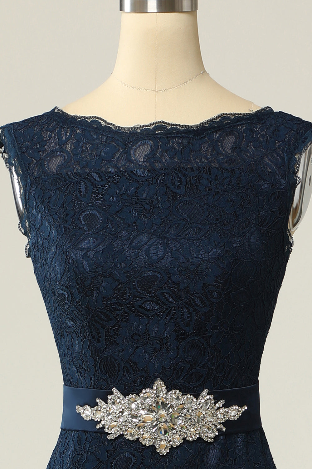 Robe mère fourreau en dentelle marine
