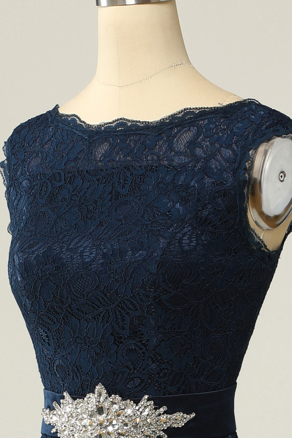Robe mère fourreau en dentelle marine