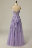 Une ligne bustier violet clair robe de bal de finissant avec des appliques