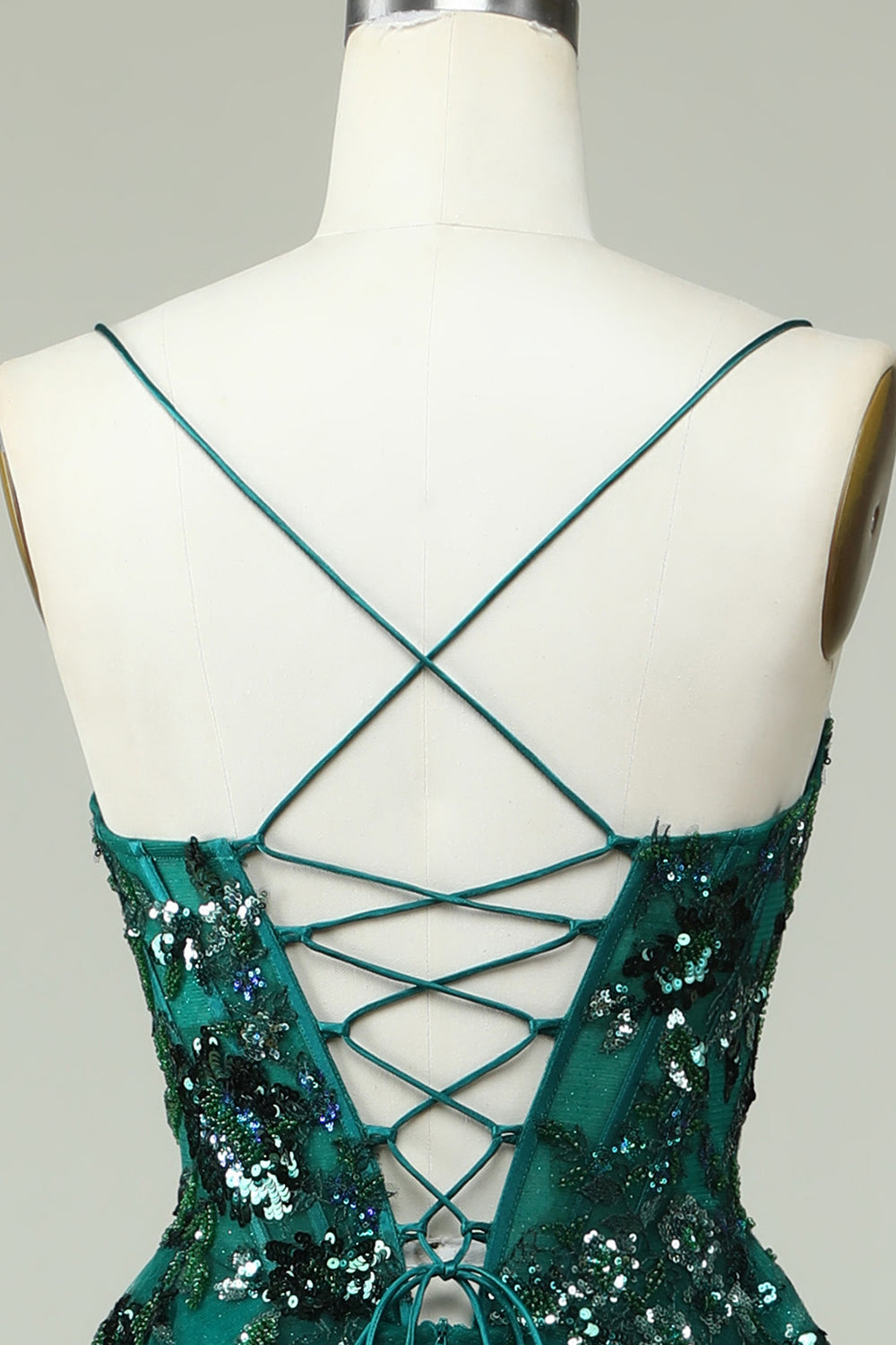 Une ligne de bretelles spaghetti corset vert foncé robe de soirée avec appliques