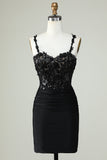 Fourreau Bretelles Spaghetti Robe de Cocktail Courte Noire avec Appliques