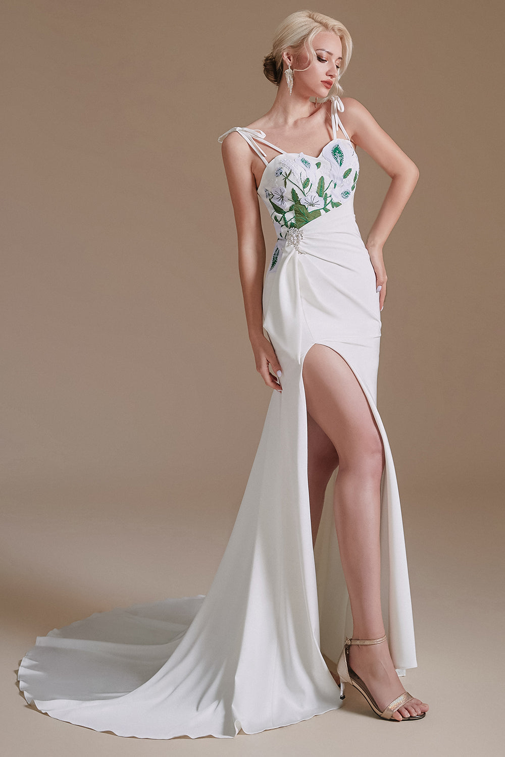 White Mermaid Backless Sweep Train Robe de mariée avec appliques