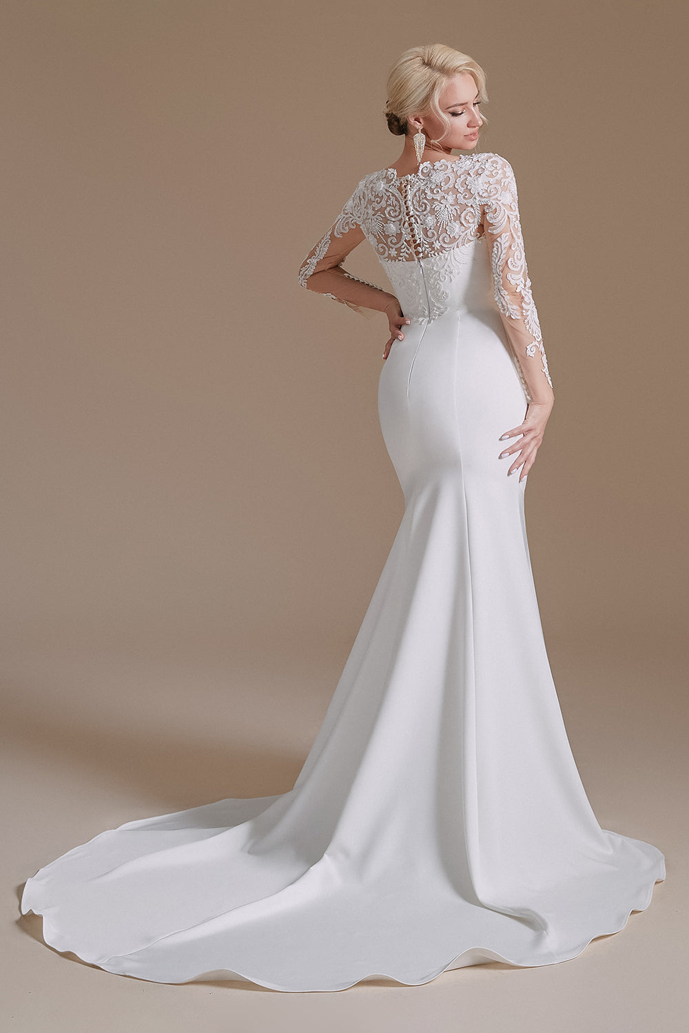 White Mermaid Manches Longues Sweep Train Robe de mariée avec dentelle