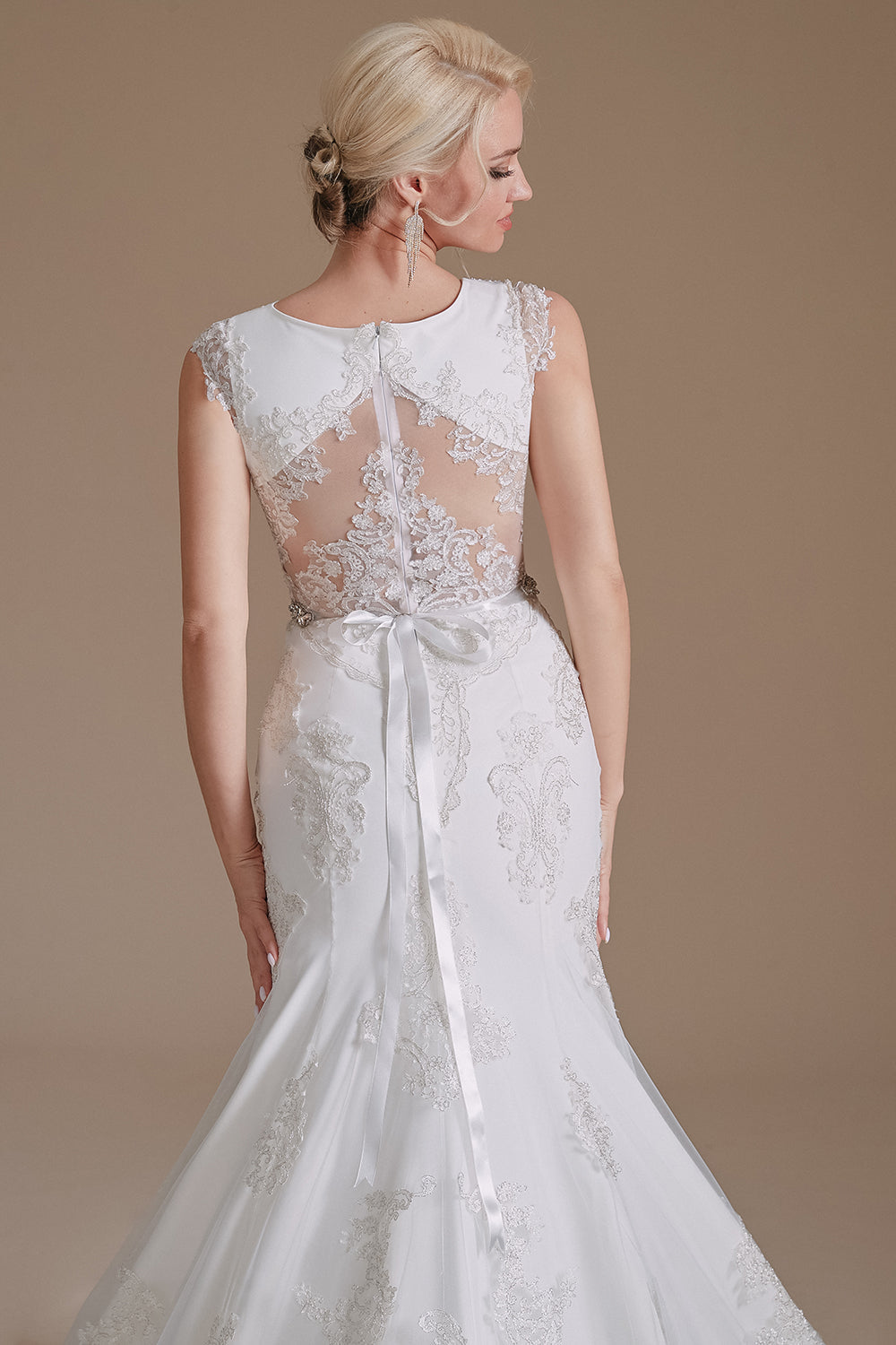 Casquette de sirène blanche Manches Robe de mariée avec dentelle