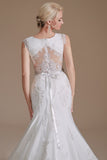 Casquette de sirène blanche Manches Robe de mariée avec dentelle