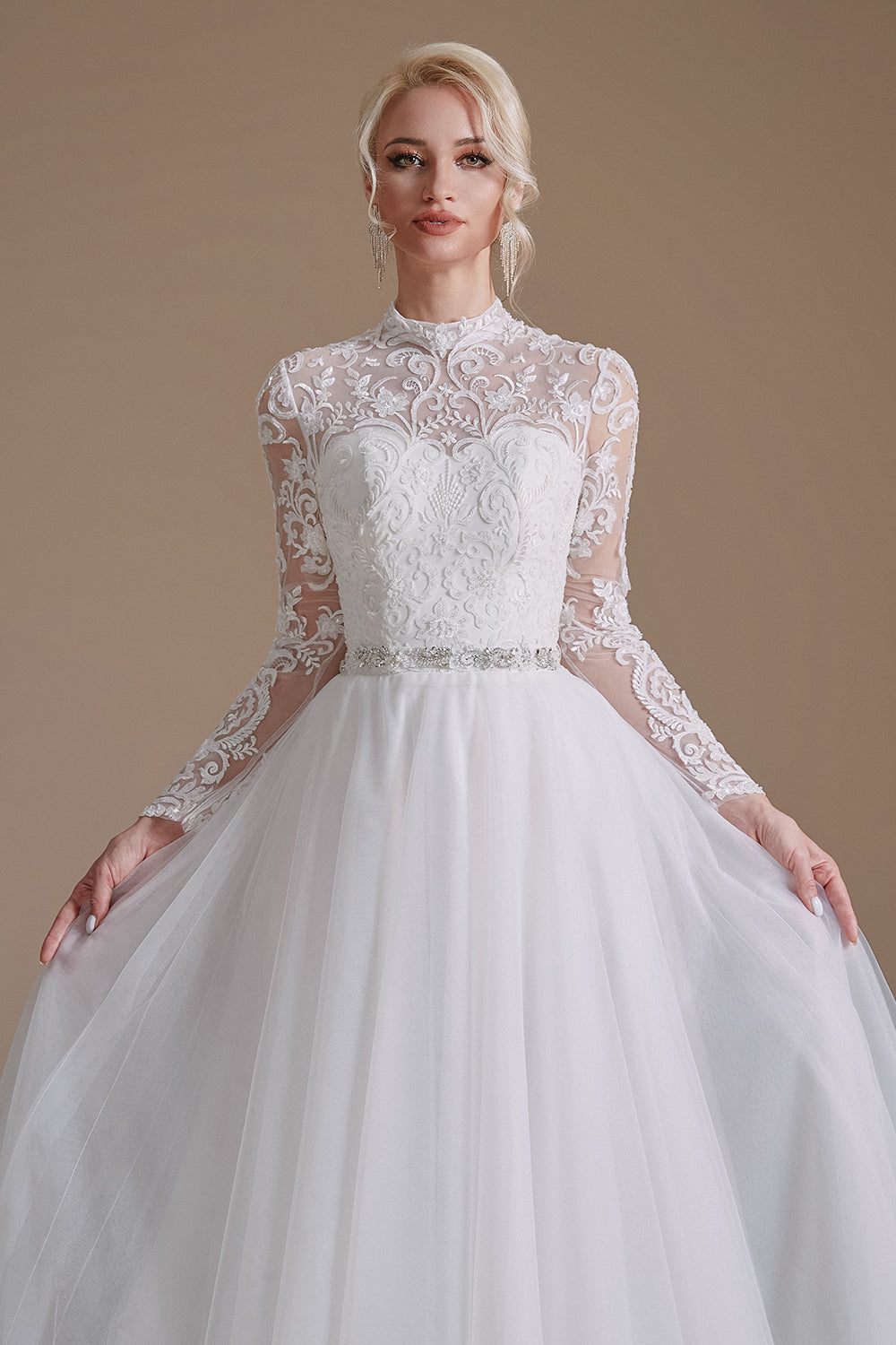 Blanc A-Line Col Haut Manches Manches Longues Robe de Mariée avec Dentelle