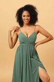 Une ligne Spaghetti Straps Eucalyptus Robe longue demoiselle d’honneur avec front fendu