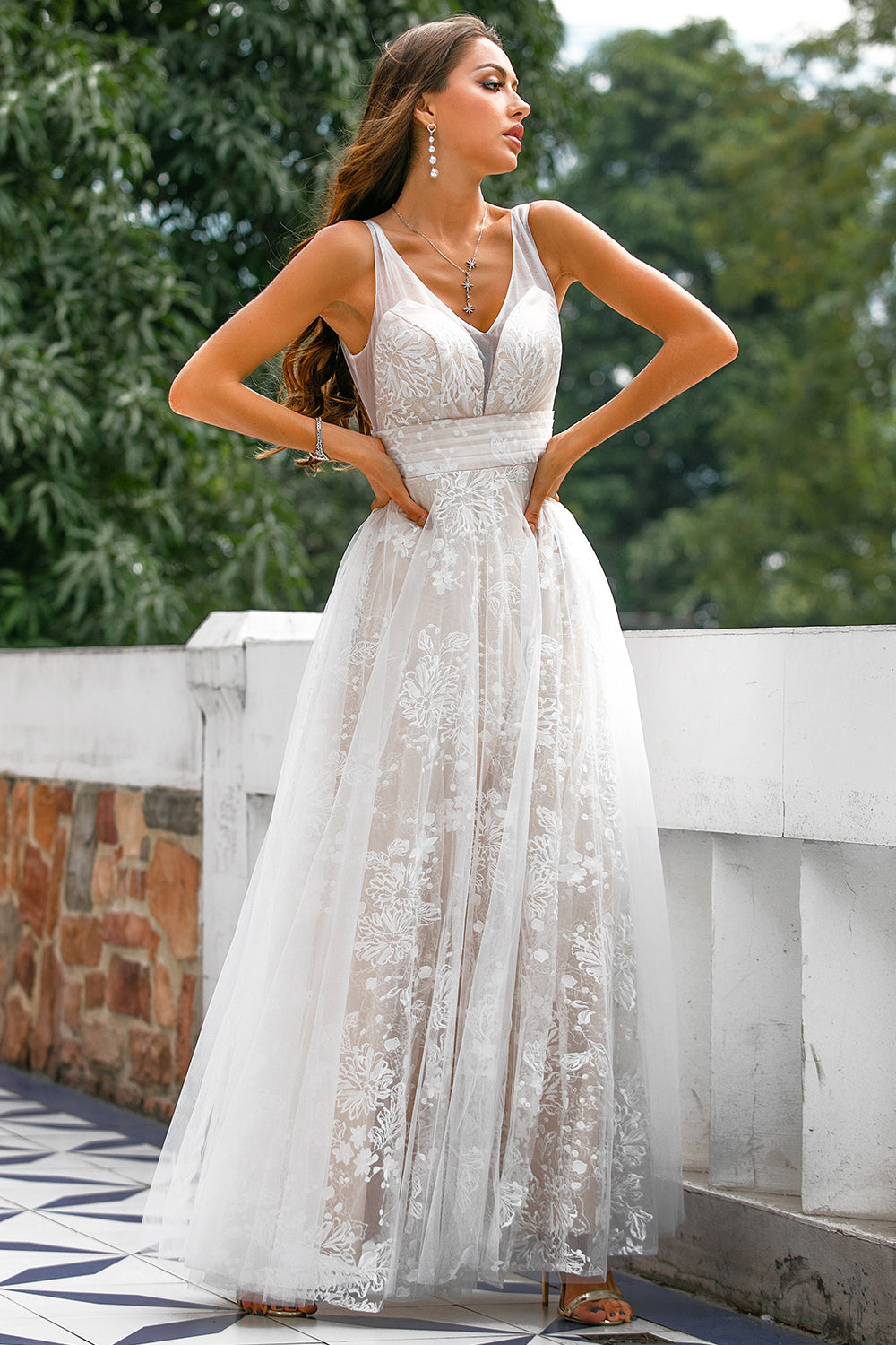 Robe de bal en dentelle rose