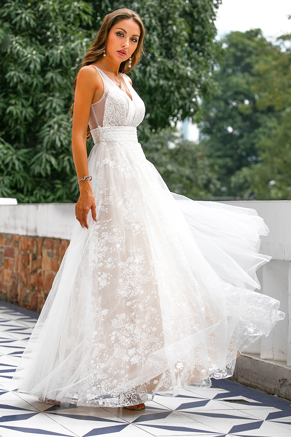 Robe de bal en dentelle rose
