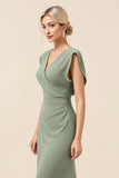Robe de demoiselle d’honneur longue en mousseline de soie à col en V eucalyptus avec fente