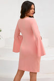 Robe de cocktail midi moulante rose à col rond et manches longues