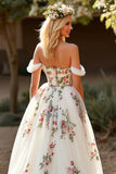 Robe de mariée en tulle blanc à épaules dénudées Une ligne brodée de traîne de balayage